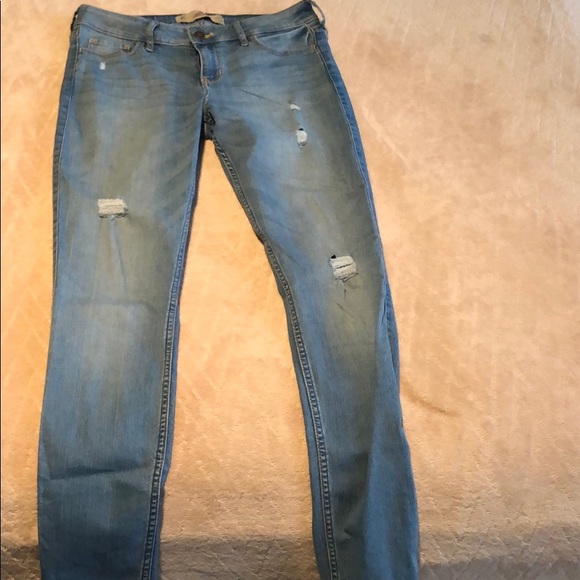 Hollister Light-Washed Skinny Jeans - Picture 1 of 4